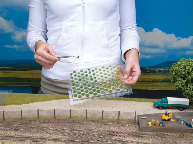 NOCH Grasbüschel 9 mm, Mini-Set-XL, blühend Rot 42 Stück 5 NOCH Grasbüschel 9 mm, Mini-Set-XL, blühend Rot 42 Stück – Bild 3