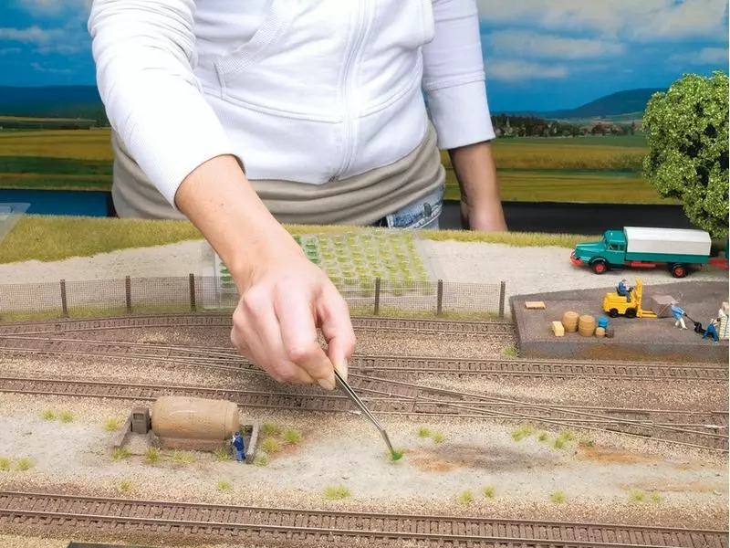 NOCH Grasbüschel 9 mm, Mini-Set-XL, blühend Rot 42 Stück 7 NOCH Grasbüschel 9 mm, Mini-Set-XL, blühend Rot 42 Stück – Bild 5