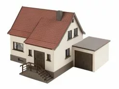 NOCH Siedlungshaus mit Garage H0