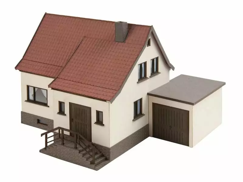NOCH Siedlungshaus mit Garage H0 3 NOCH Siedlungshaus mit Garage H0
